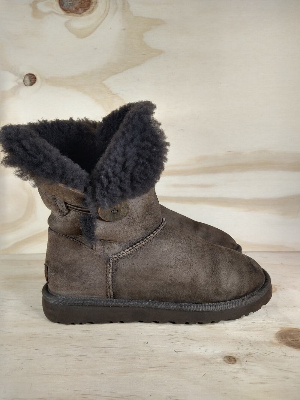 UGG Australia - Bailey Button - Boots - Brown/Black - Women's - 7 - Picture 1 of 8